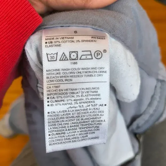 Old Navy Women's Gray Casual Chino Style "Everyday Shorts" Shorts Size 6 - Picture 4 of 11